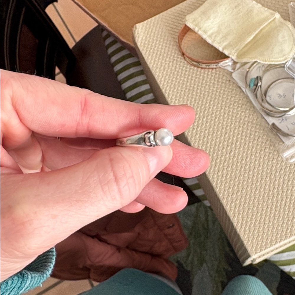 James Avery Retired Silver Pearl Ring - Picture 15 of 16